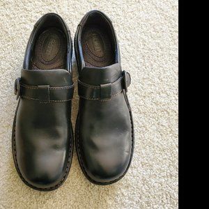 Born Black Leather Buckle Mule/Flats Size 10 New